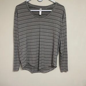 Athleta Striped Long Sleeve Shirt Black White Curved Hem S‎ 657835-00